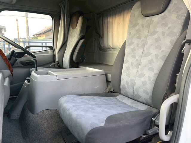 UDトラックスコンドル深ダンプ（土砂禁ダンプ）増トン（6t・8t）[写真40]