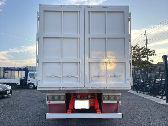 UDトラックスコンドル深ダンプ（土砂禁ダンプ）増トン（6t・8t）[写真06]