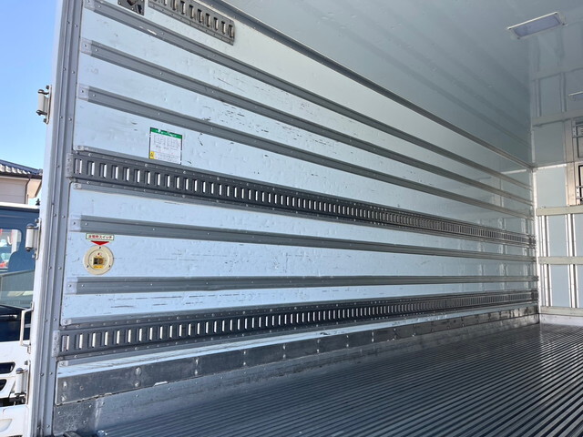 UDトラックスコンドル冷凍車（冷蔵車）小型（2t・3t）[写真20]