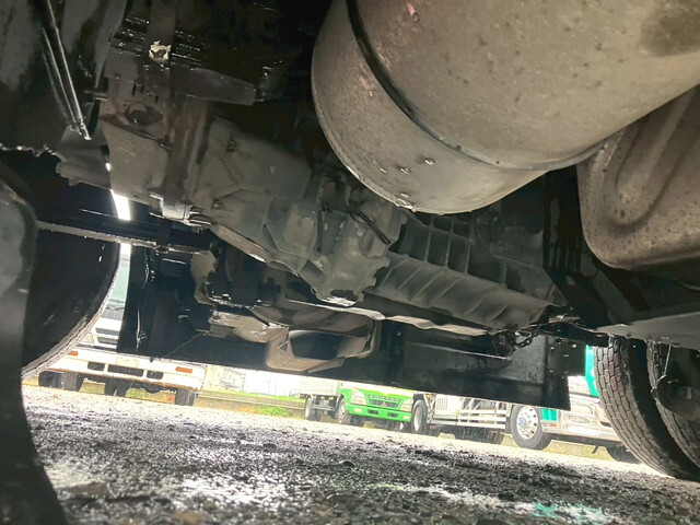 いすゞギガトレーラーヘッド（トラクターヘッド）大型（10t）[写真14]