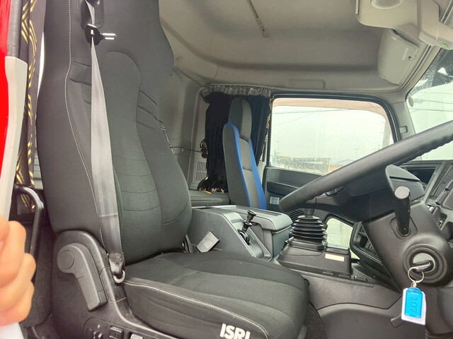 いすゞギガトレーラーヘッド（トラクターヘッド）大型（10t）[写真27]