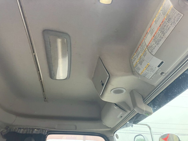 いすゞギガトレーラーヘッド（トラクターヘッド）大型（10t）[写真30]