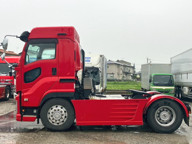 いすゞギガトレーラーヘッド（トラクターヘッド）大型（10t）[写真04]