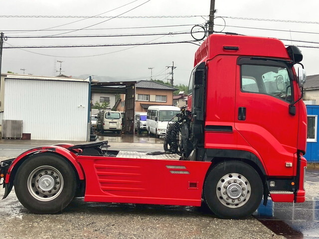 いすゞギガトレーラーヘッド（トラクターヘッド）大型（10t）[写真06]