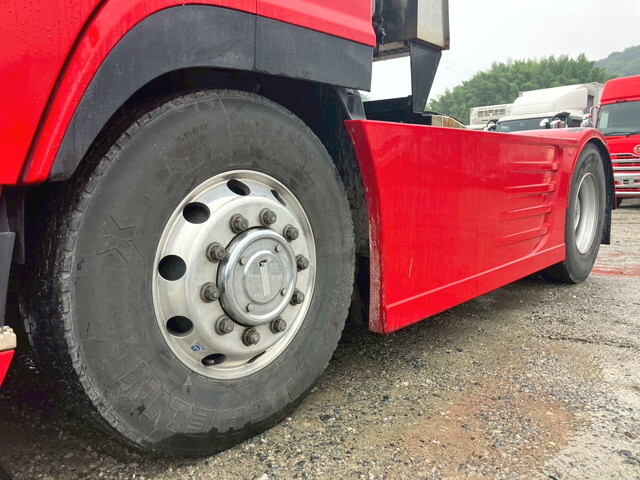 いすゞギガトレーラーヘッド（トラクターヘッド）大型（10t）[写真08]