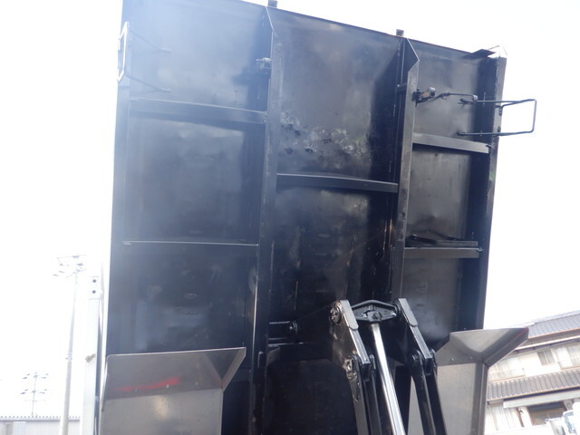 いすゞフォワード深ダンプ（土砂禁ダンプ）中型（4t）[写真11]