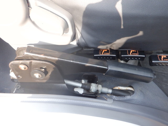 いすゞフォワード深ダンプ（土砂禁ダンプ）中型（4t）[写真33]