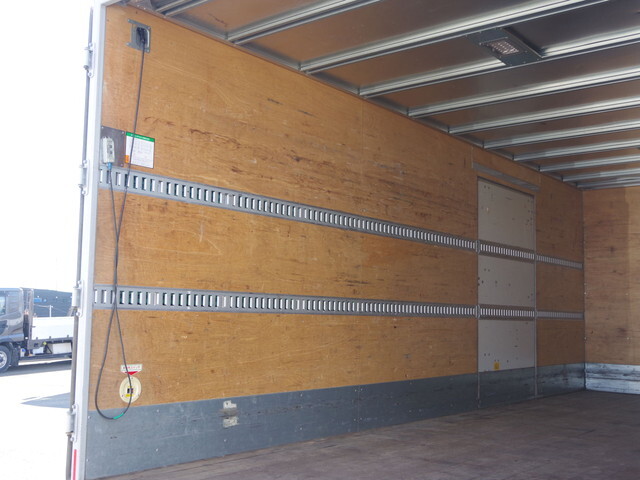 日野レンジャーアルミバン中型（4t）[写真14]