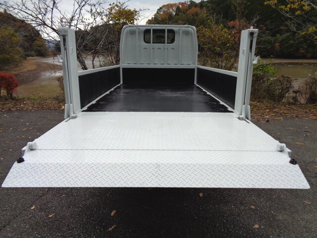 日産アトラス平ボディ小型（2t・3t）[写真10]