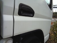 日産アトラス平ボディ小型（2t・3t）[写真18]