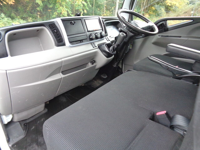 日産アトラス平ボディ小型（2t・3t）[写真32]