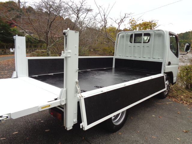 日産アトラス平ボディ小型（2t・3t）[写真09]