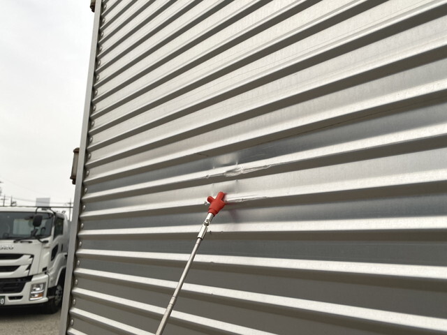 いすゞエルフアルミウイング小型（2t・3t）[写真31]