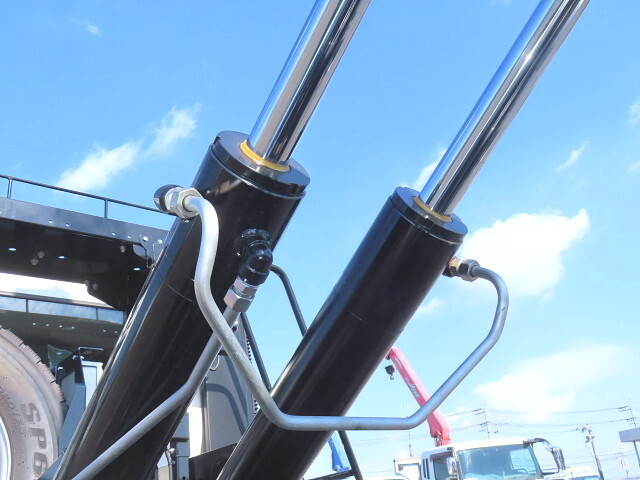 日野レンジャーコンテナ専用車増トン（6t・8t）[写真24]