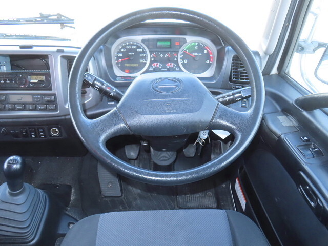 日野レンジャーアルミウイング中型（4t）[写真37]