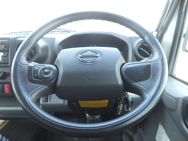 日野デュトロ冷凍車（冷蔵車）小型（2t・3t）[写真24]