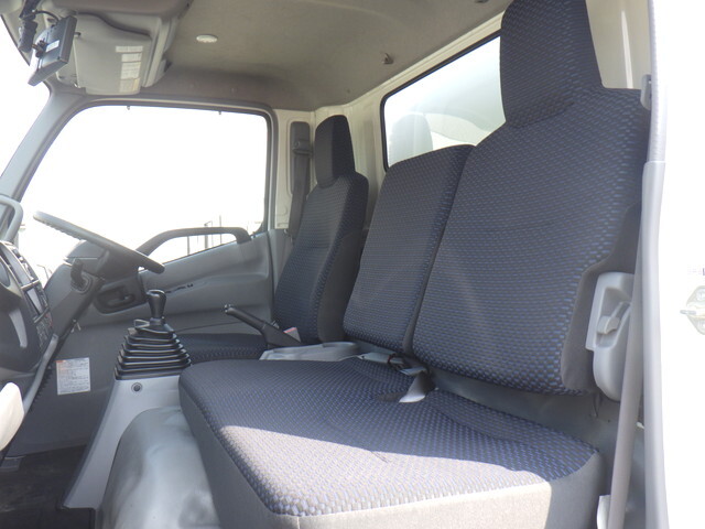 日野デュトロ冷凍車（冷蔵車）小型（2t・3t）[写真29]