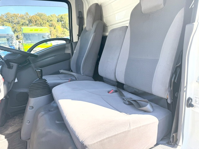 いすゞエルフアルミバン小型（2t・3t）[写真12]