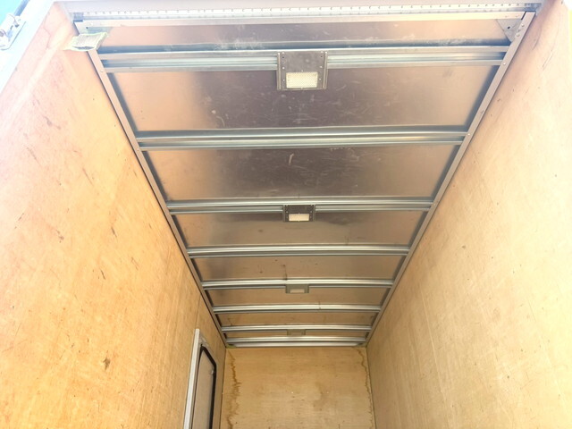 いすゞエルフアルミバン小型（2t・3t）[写真31]