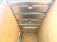 いすゞエルフアルミバン小型（2t・3t）[写真32]