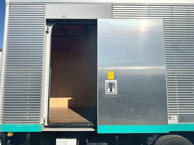 いすゞエルフアルミバン小型（2t・3t）[写真35]