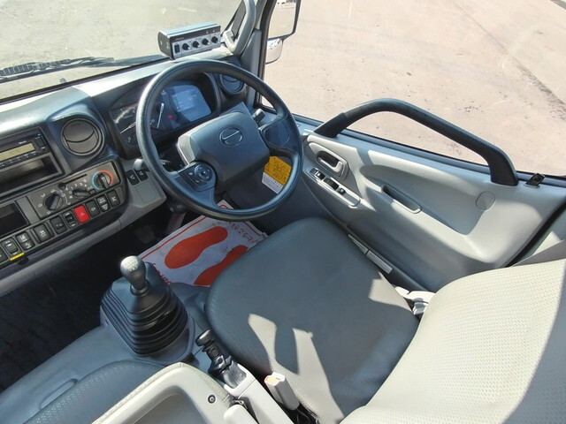 日野デュトロパッカー車（塵芥車）小型（2t・3t）[写真24]