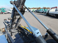 いすゞエルフコンテナ専用車小型（2t・3t）[写真11]