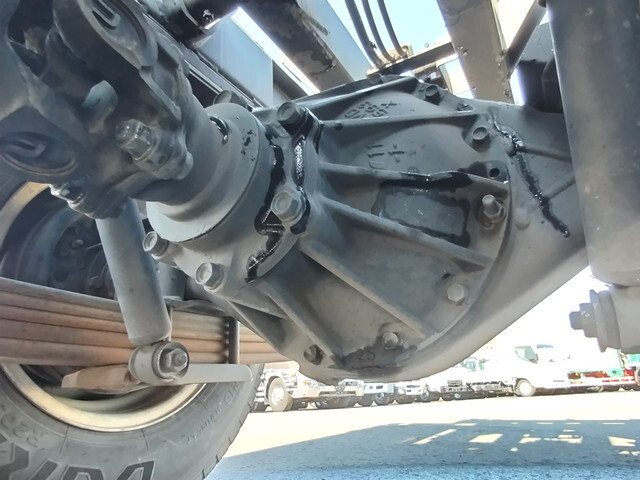 いすゞエルフコンテナ専用車小型（2t・3t）[写真19]