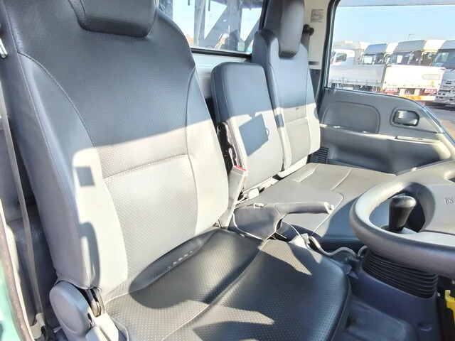 いすゞエルフコンテナ専用車小型（2t・3t）[写真22]