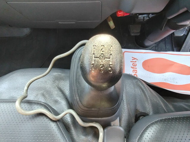 いすゞエルフコンテナ専用車小型（2t・3t）[写真25]