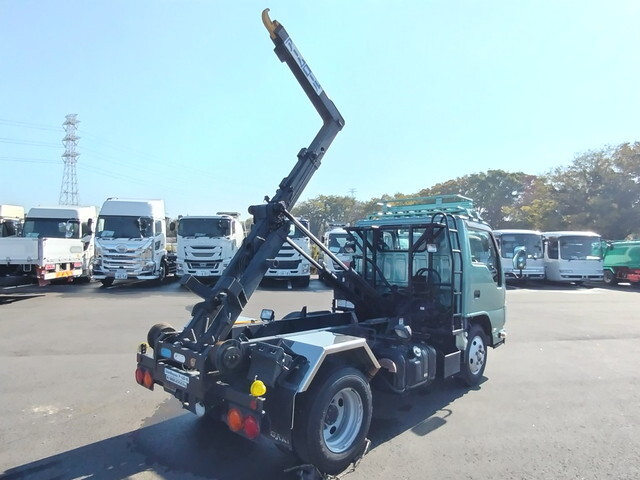 いすゞエルフコンテナ専用車小型（2t・3t）[写真04]