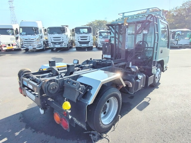 いすゞエルフコンテナ専用車小型（2t・3t）[写真06]