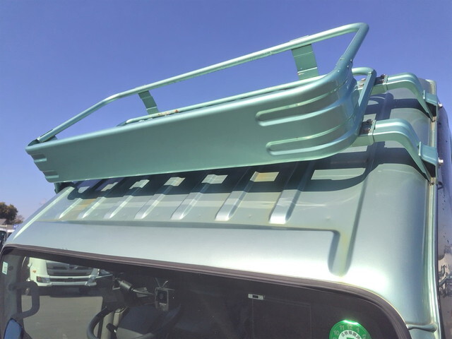 いすゞエルフコンテナ専用車小型（2t・3t）[写真08]