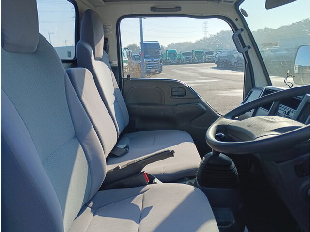 いすゞエルフクレーン4段小型（2t・3t）[写真21]