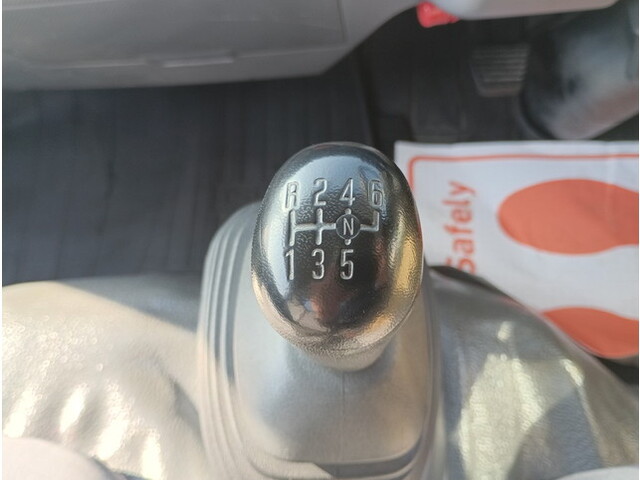 いすゞエルフクレーン4段小型（2t・3t）[写真24]