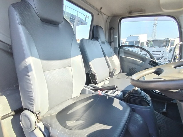 いすゞフォワードコンテナ専用車中型（4t）[写真22]