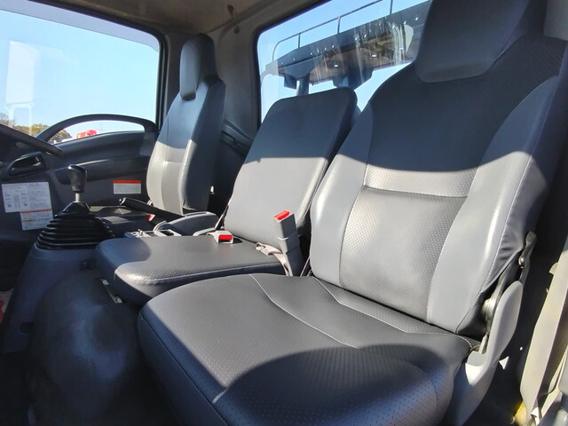 いすゞフォワードコンテナ専用車中型（4t）[写真23]