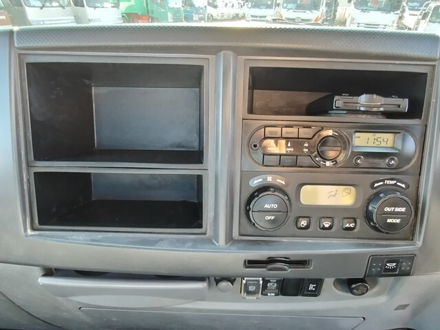 いすゞフォワードコンテナ専用車中型（4t）[写真26]