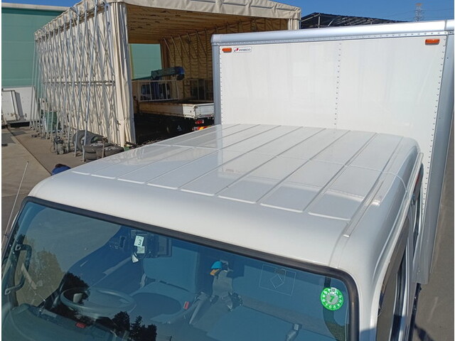 三菱ふそうキャンターアルミバン小型（2t・3t）[写真10]