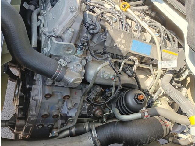 三菱ふそうキャンターアルミバン小型（2t・3t）[写真13]