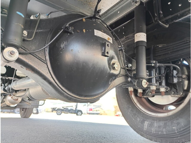 三菱ふそうキャンターアルミバン小型（2t・3t）[写真19]