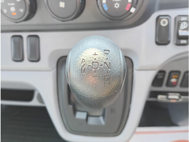 三菱ふそうキャンターアルミバン小型（2t・3t）[写真25]