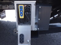 日野デュトロパネルバン小型（2t・3t）[写真20]