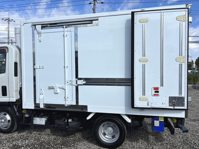 いすゞエルフ冷凍車（冷蔵車）小型（2t・3t）[写真11]