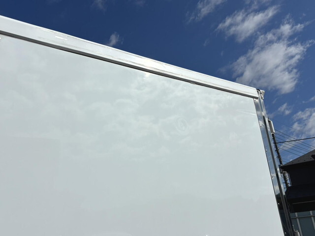 いすゞエルフ冷凍車（冷蔵車）小型（2t・3t）[写真12]