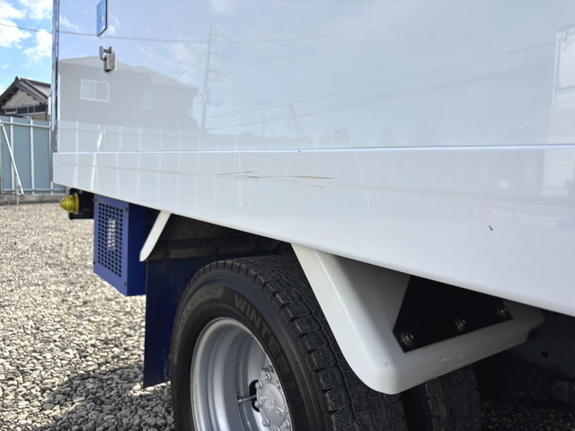 いすゞエルフ冷凍車（冷蔵車）小型（2t・3t）[写真13]