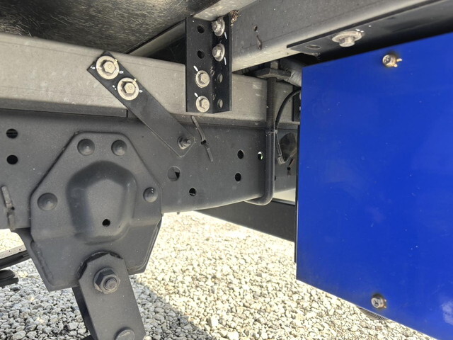 いすゞエルフ冷凍車（冷蔵車）小型（2t・3t）[写真16]