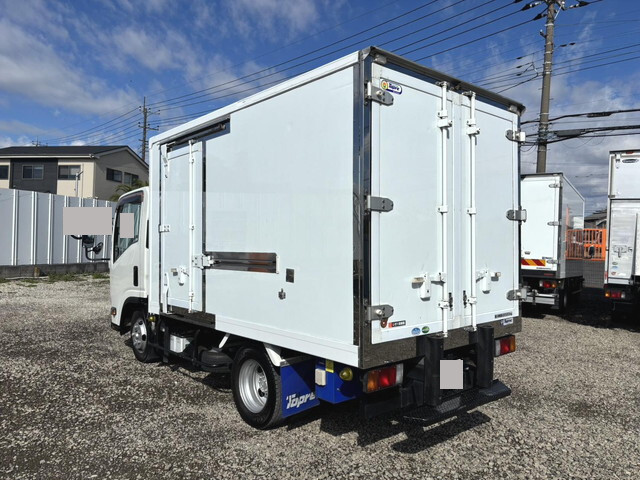 いすゞエルフ冷凍車（冷蔵車）小型（2t・3t）[写真02]
