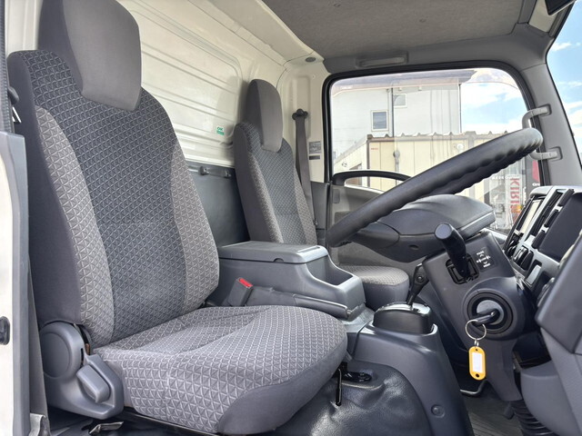 いすゞエルフ冷凍車（冷蔵車）小型（2t・3t）[写真23]