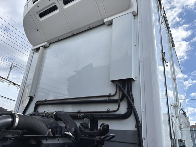いすゞエルフ冷凍車（冷蔵車）小型（2t・3t）[写真33]